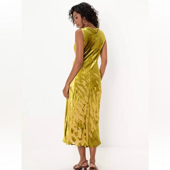 Zara Yellow Velvet Embroidered Midi Dress - Picture 8 of 10